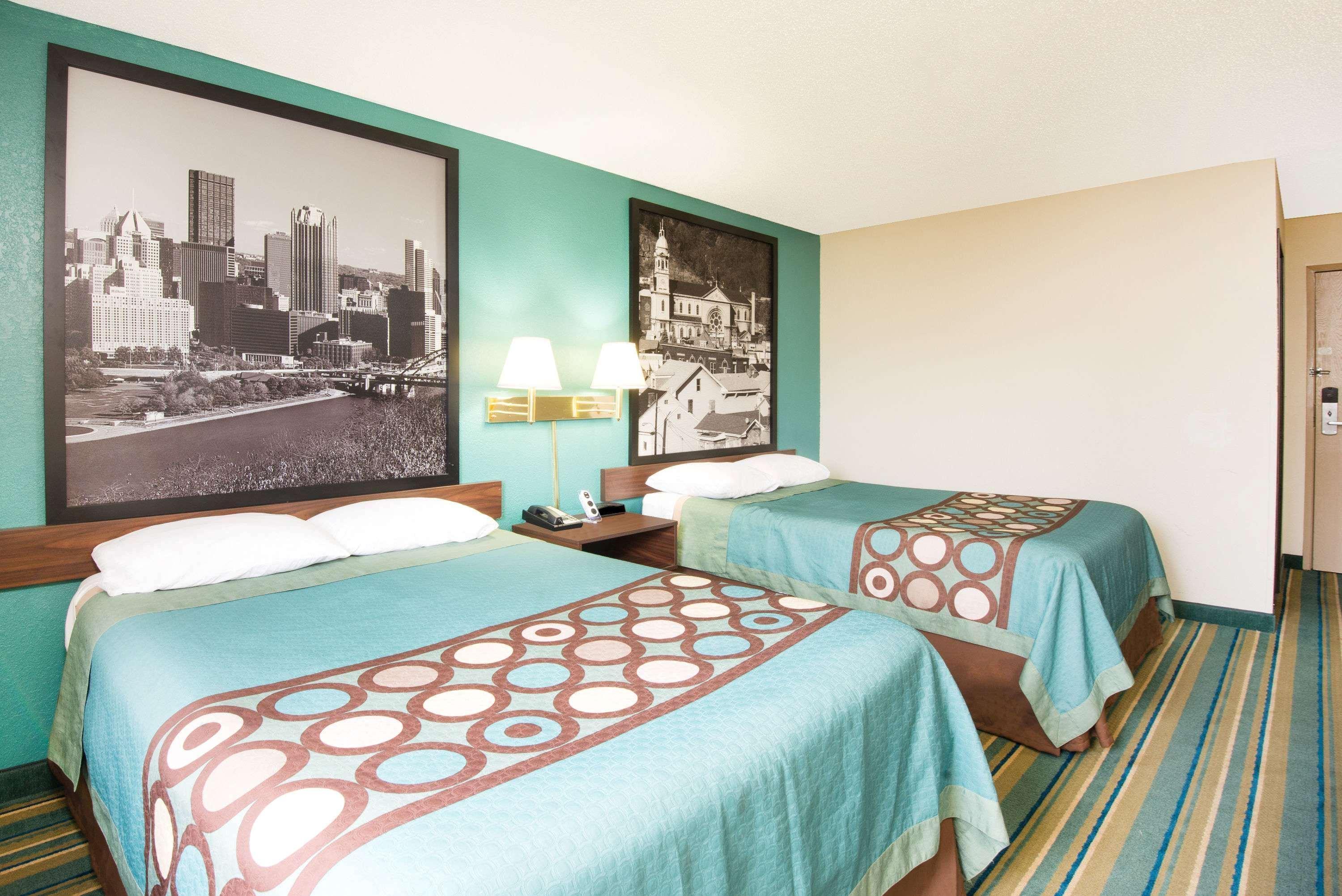 Super 8 By Wyndham Pittsburgh Pa Airport-university Area 2*