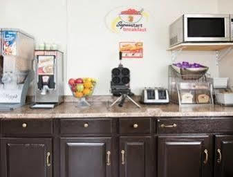 Super 8 By Wyndham Pittsburgh Pa Airport-university Area
